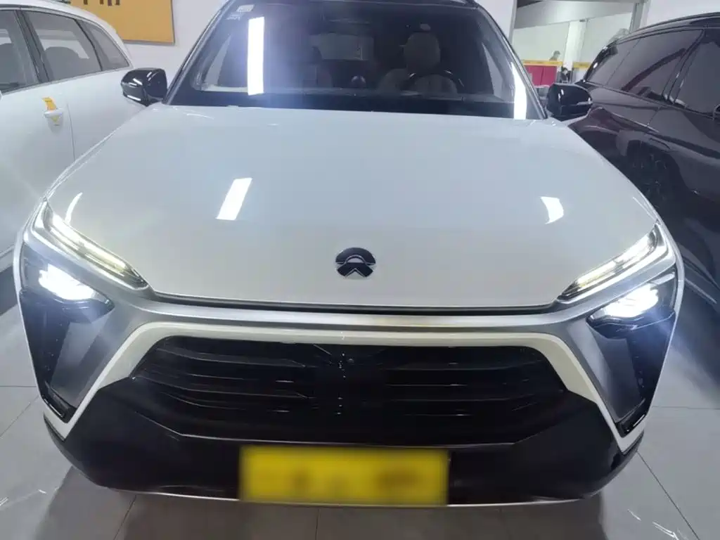 NIO ES8