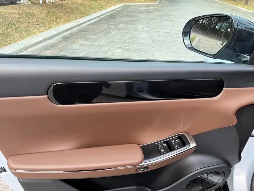 ZERO-RUNNING CAR ZERO RUN C01