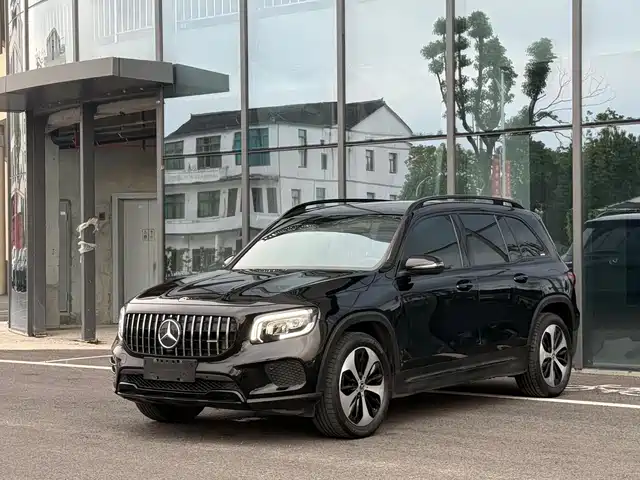 MERCEDES BENZ GLB