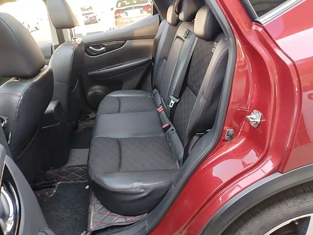 Nissan Qashqai — миниатюра 17