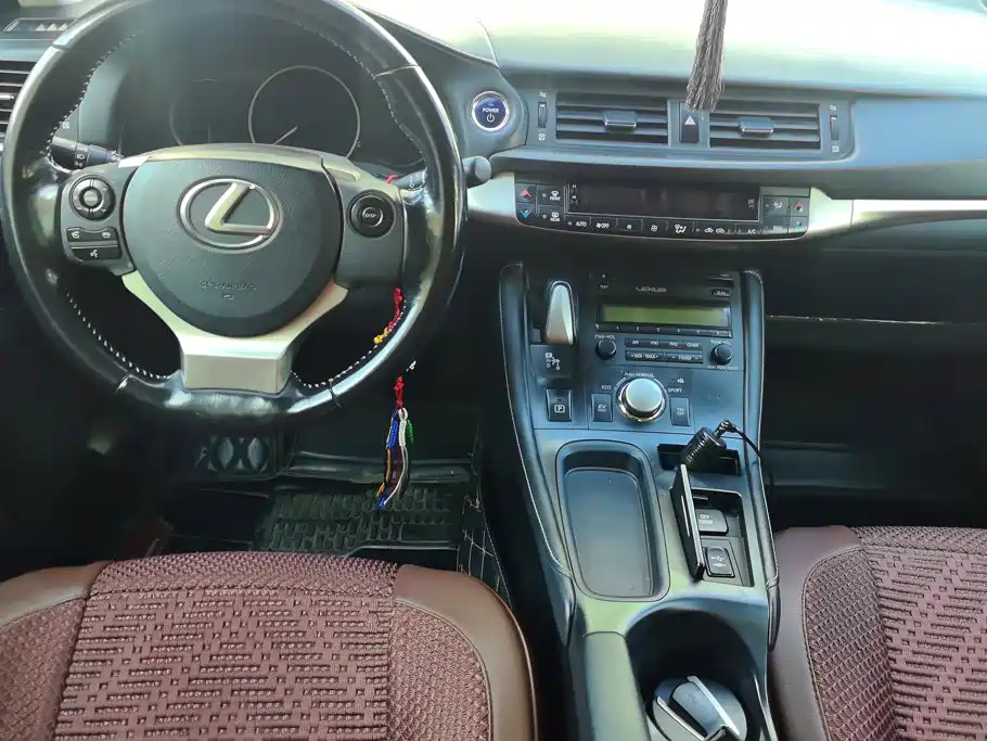 Lexus CT — миниатюра 12
