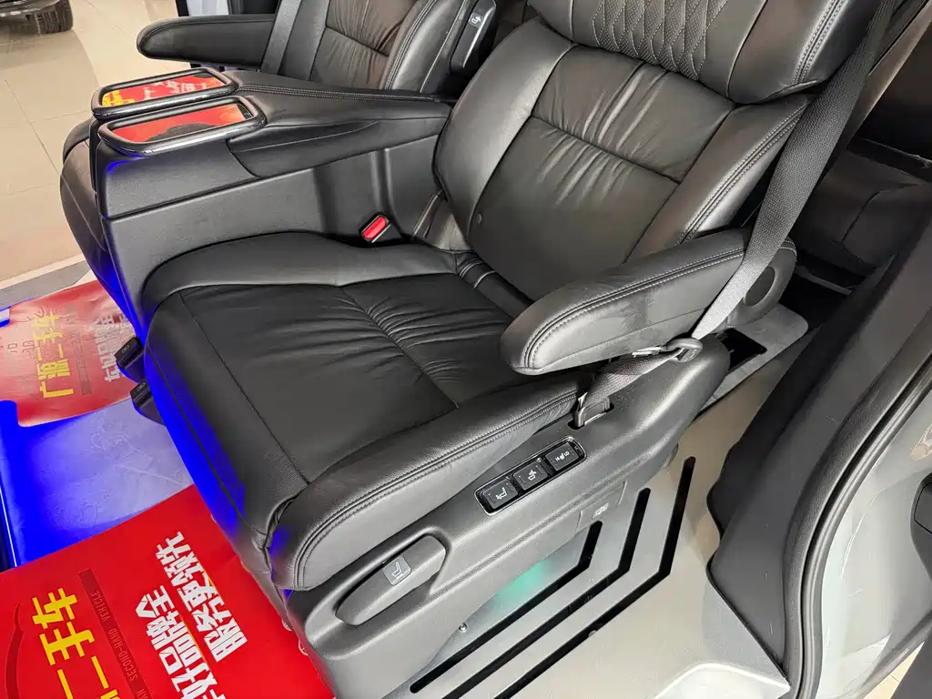 Honda Elysion — миниатюра 17