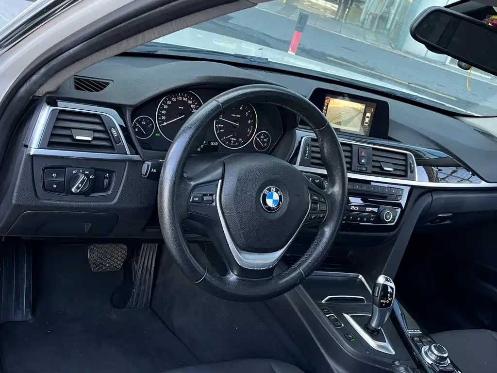 BMW 3 Series — миниатюра 11