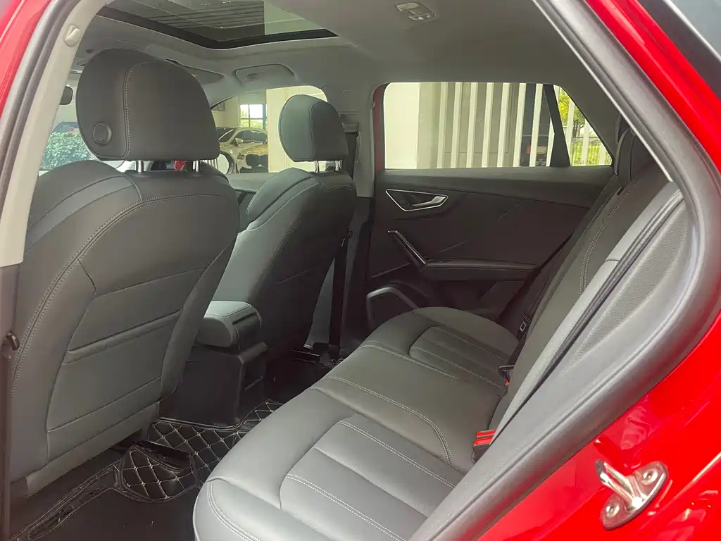 Audi Q2L — миниатюра 5