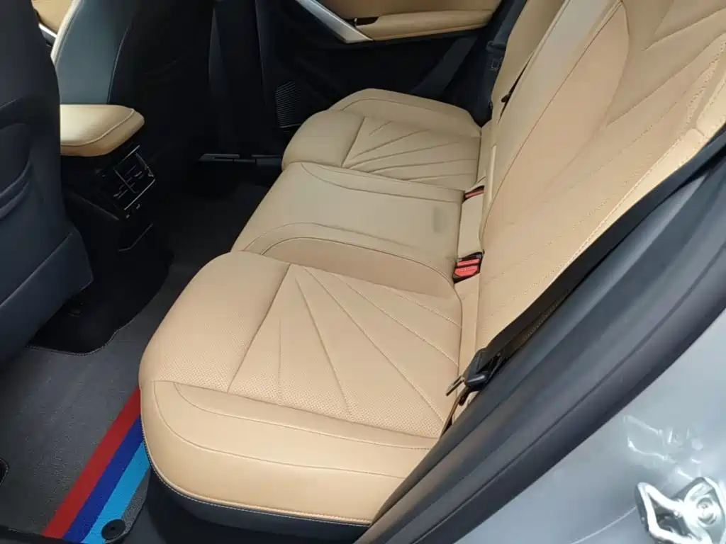 Geely Boyue L — миниатюра 17