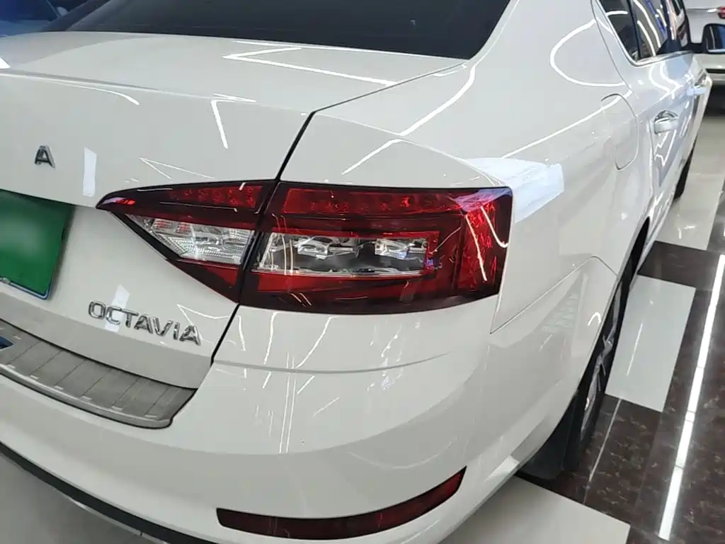 Skoda Octavia — миниатюра 8