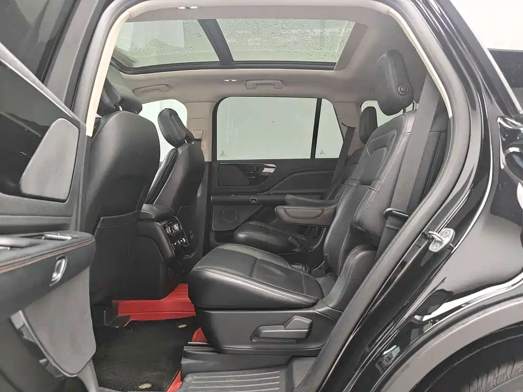 Lincoln Aviator — миниатюра 11
