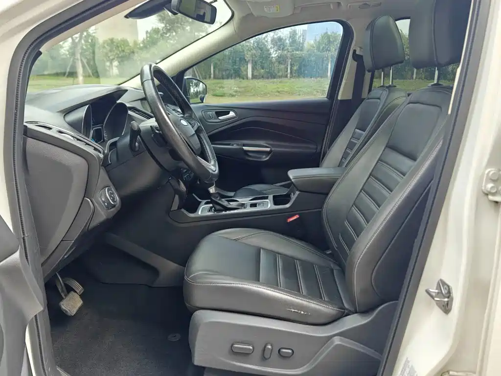 Ford Kuga — миниатюра 8