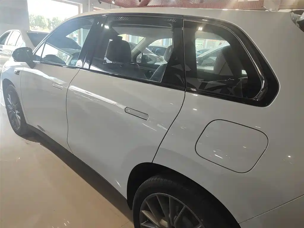 ZERO-RUNNING CAR ZERO RUN C10