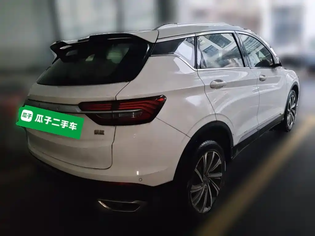 Geely Binyue — миниатюра 4