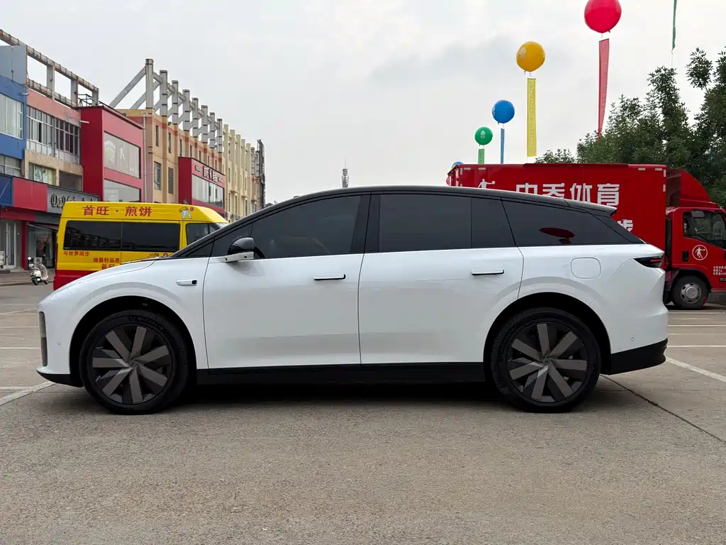 Li Auto Идеальный i6 — миниатюра 3