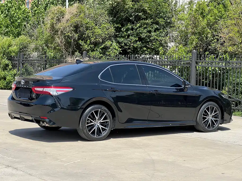 Toyota Camry 2.5S Sharp Fashion Edition, фото 7