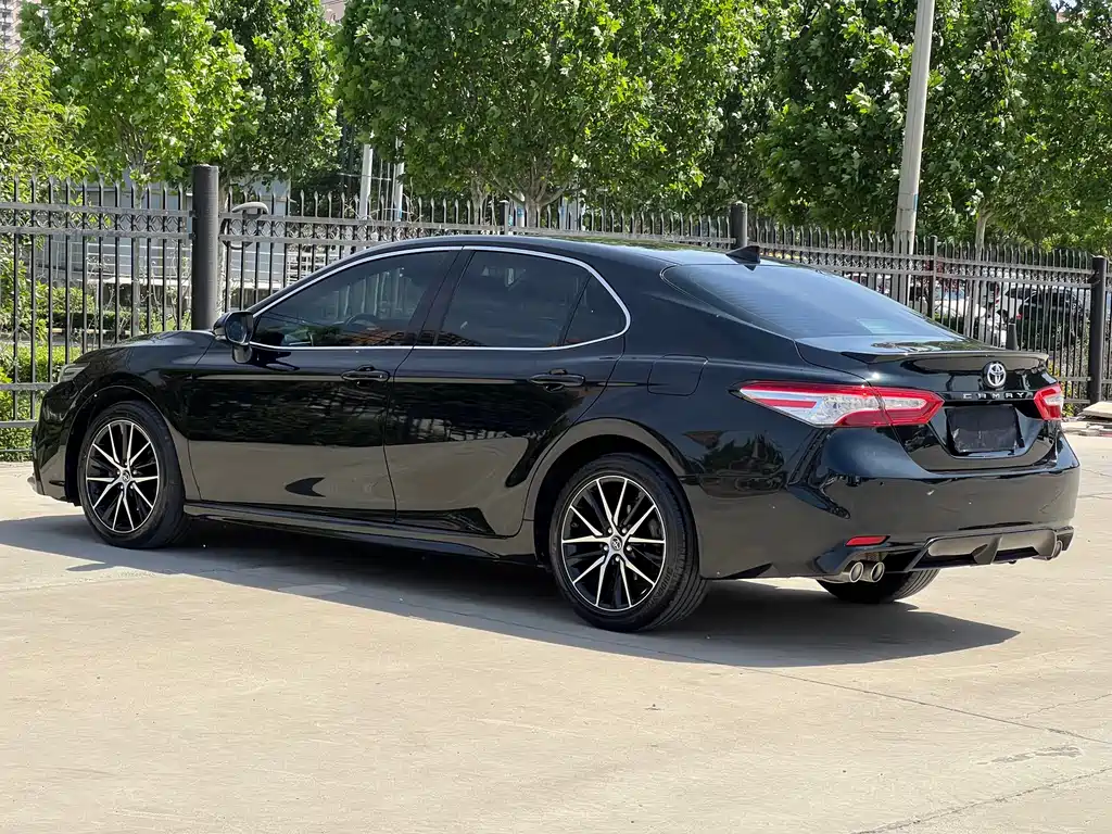 Toyota Camry 2.5S Sharp Fashion Edition, фото 8