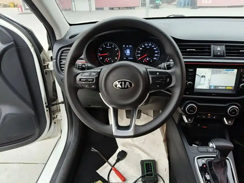 Kia KX Cross — миниатюра 11