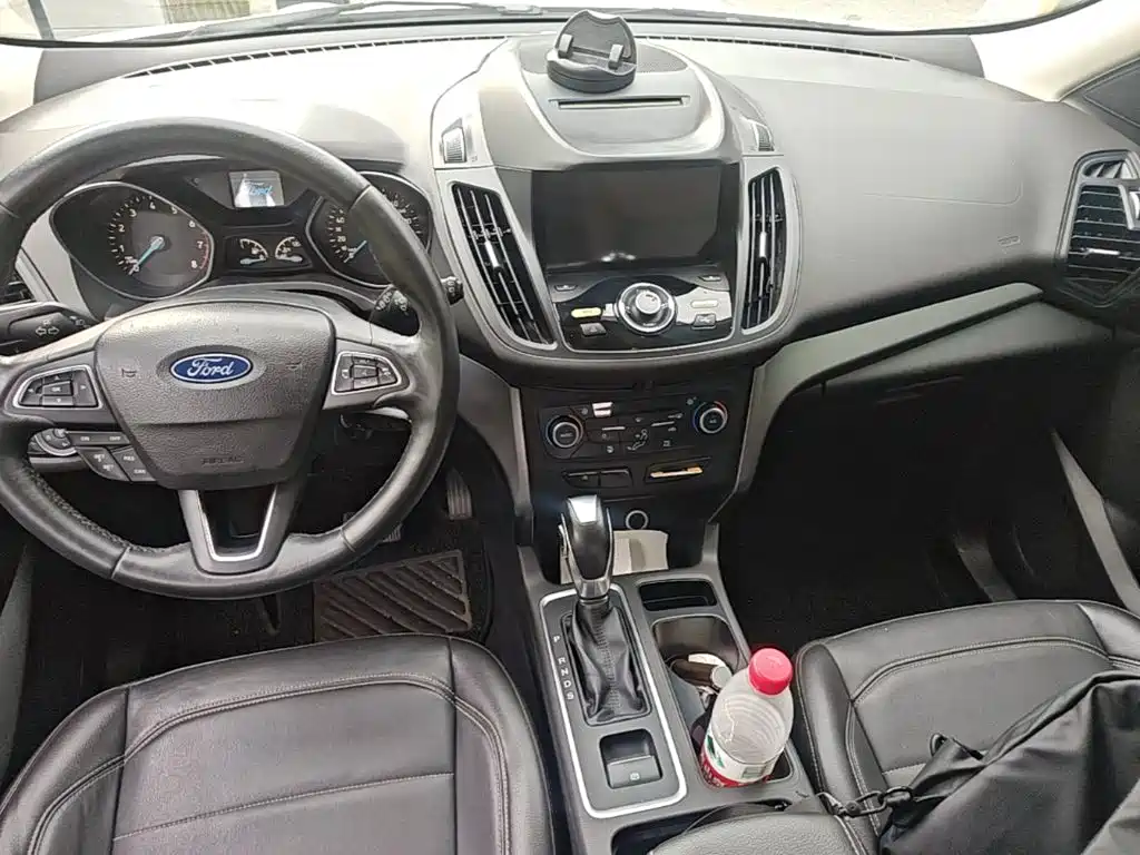 Ford Kuga — миниатюра 14