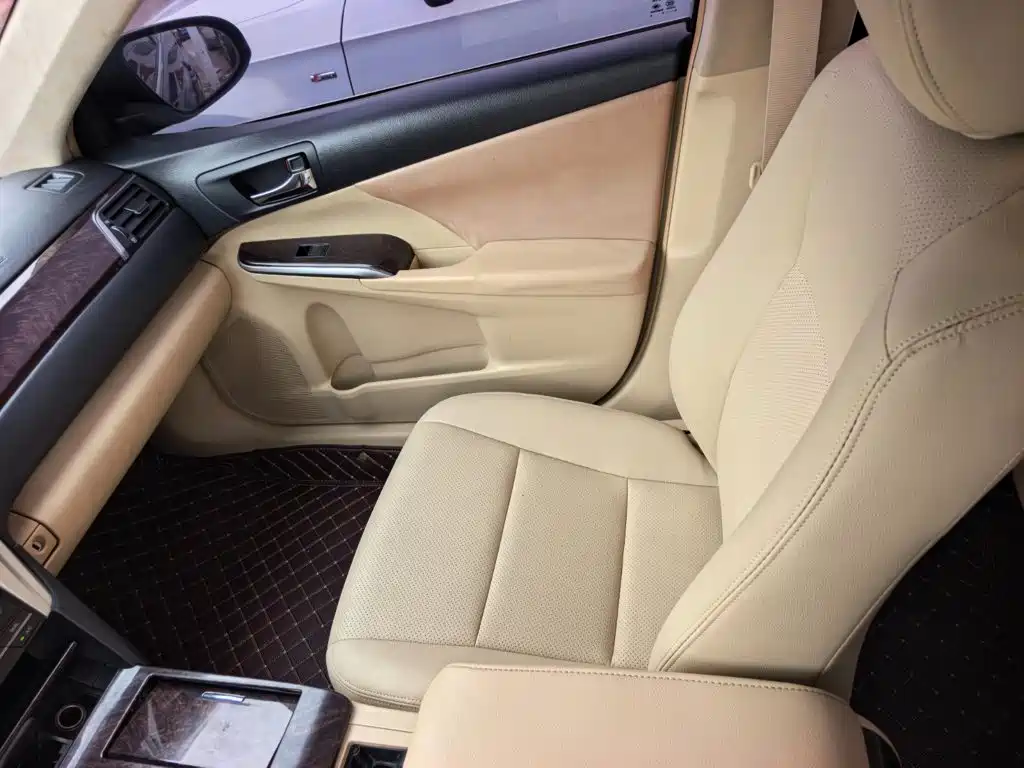 Toyota Camry — миниатюра 10