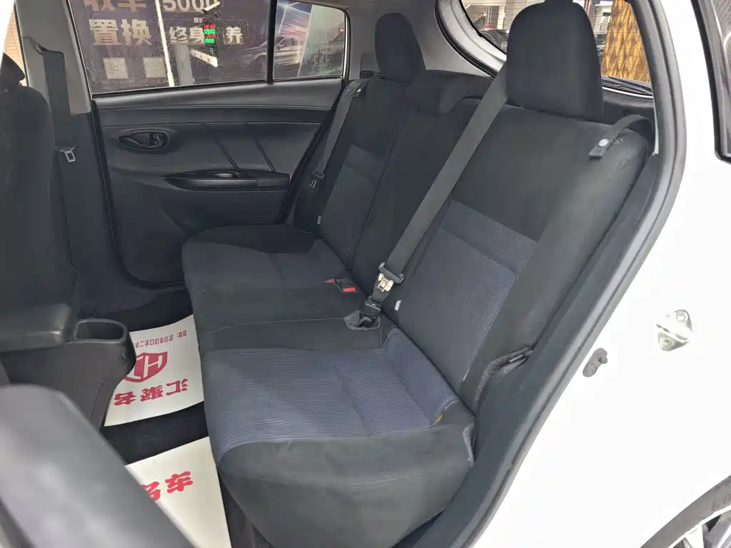 Toyota Yaris L — миниатюра 32