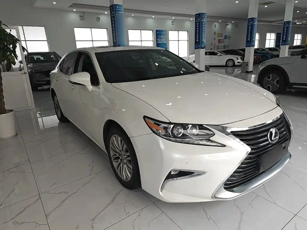 Lexus ES — миниатюра 4