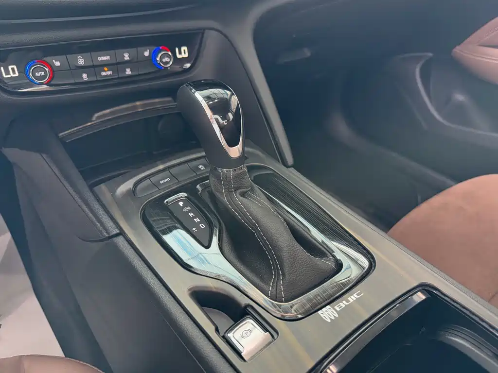 Buick Regal — миниатюра 6