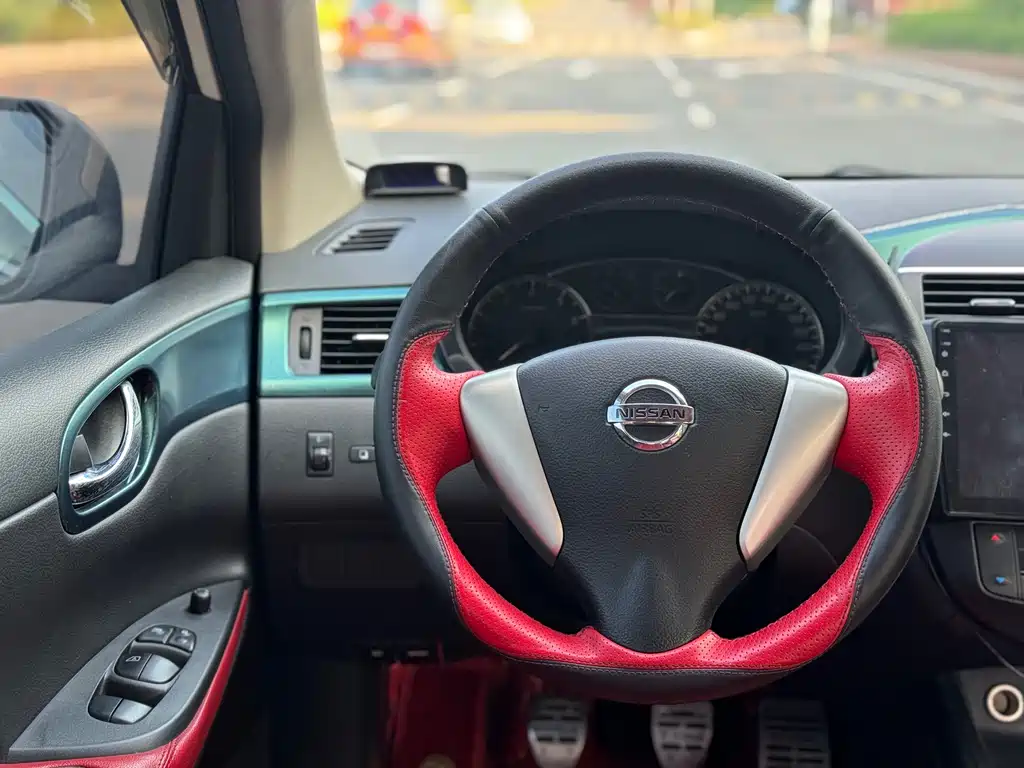 Nissan Tiida 2011 1.6T MT