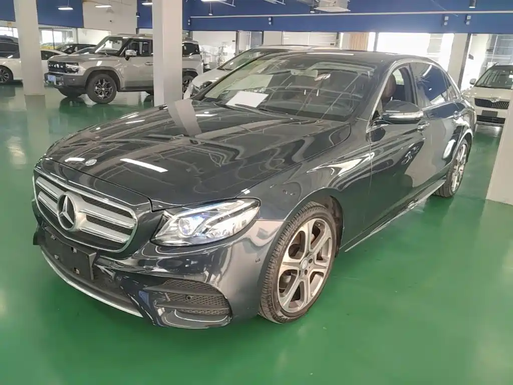 Mercedes-Benz E-Class — миниатюра 2