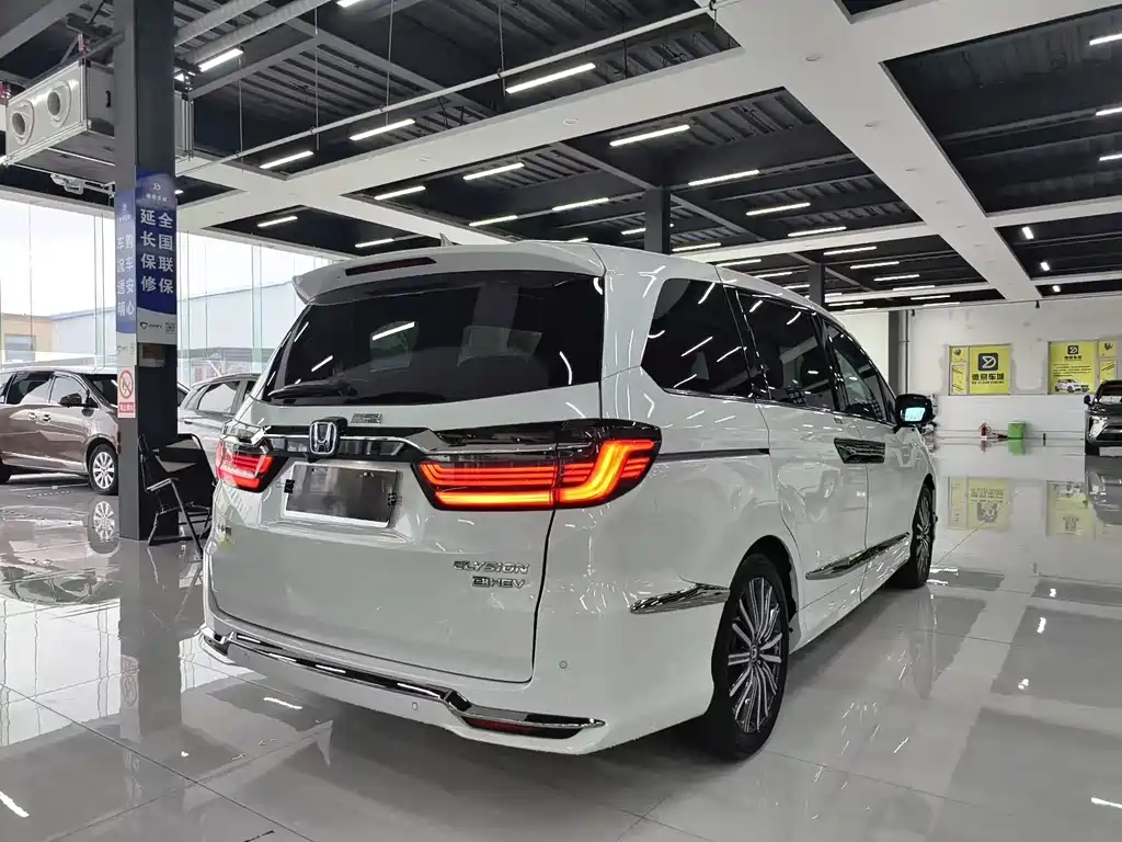 Honda Elysion — миниатюра 8