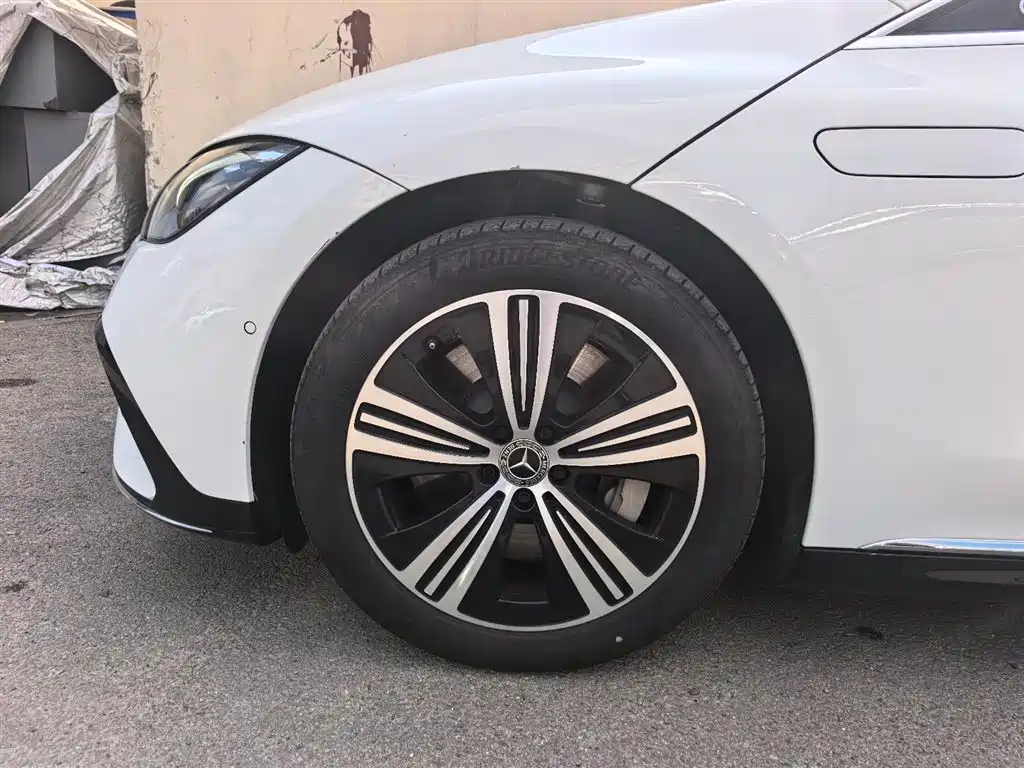 Mercedes-Benz EQE 2025 500 4MATIC Luxury