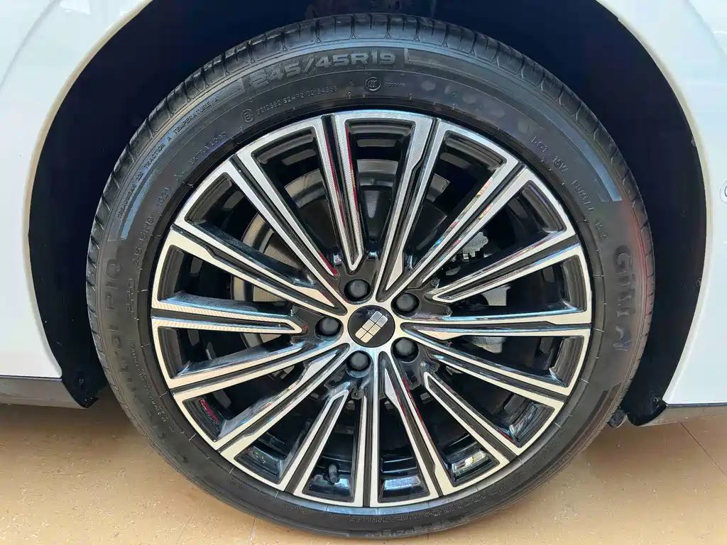 GEELY GALAXY GALAXY SPARKLE 8