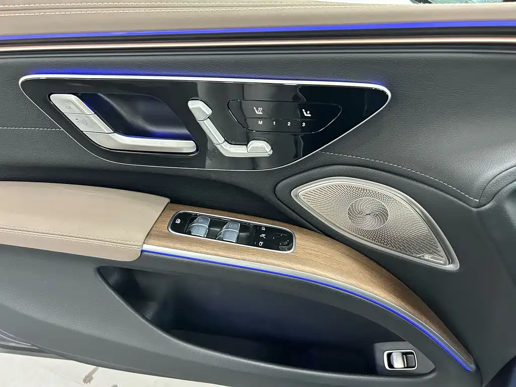 Mercedes-Benz EQS — миниатюра 10