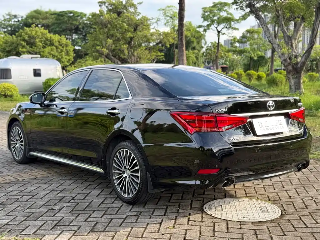 Toyota Crown — миниатюра 24