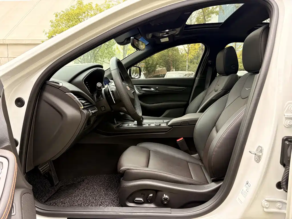 Cadillac CT5 — миниатюра 5