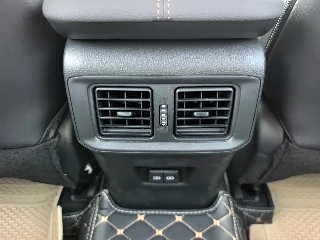 Toyota Wildlander — миниатюра 17