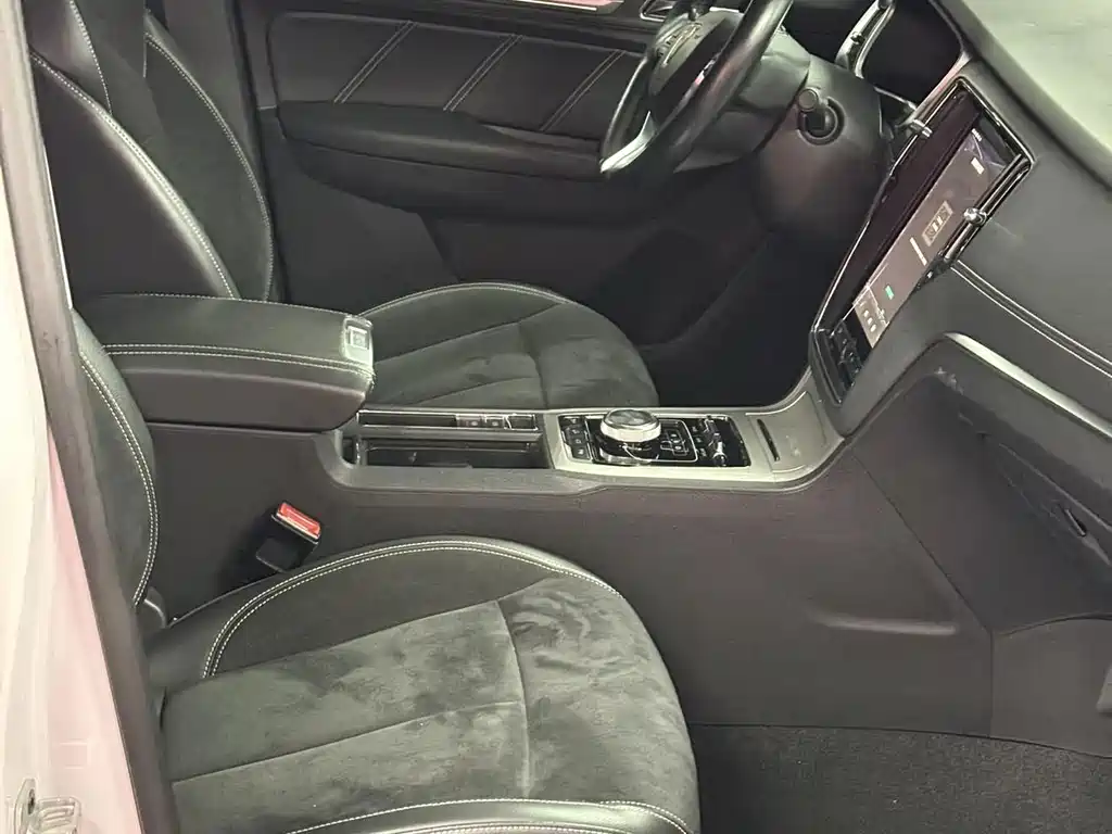 Roewe RX5 New Energy — миниатюра 10