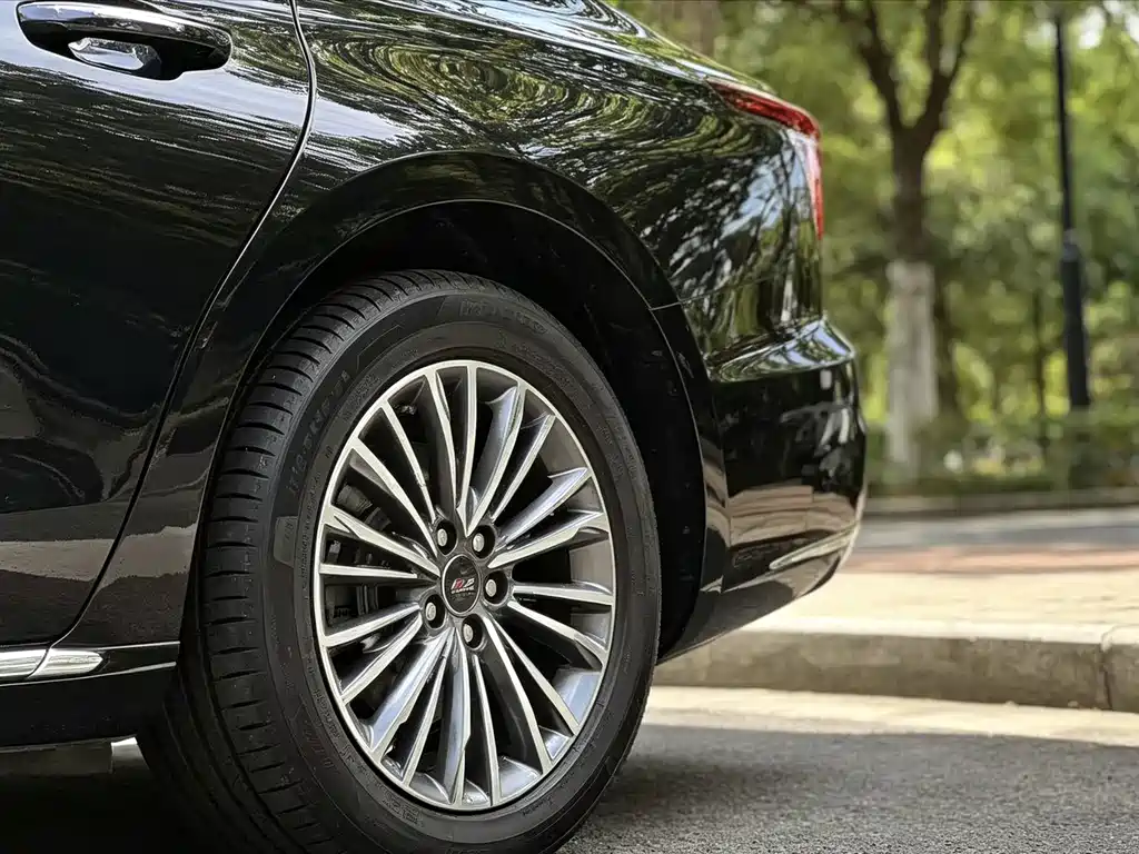 Hongqi Hongqi H5 — миниатюра 8