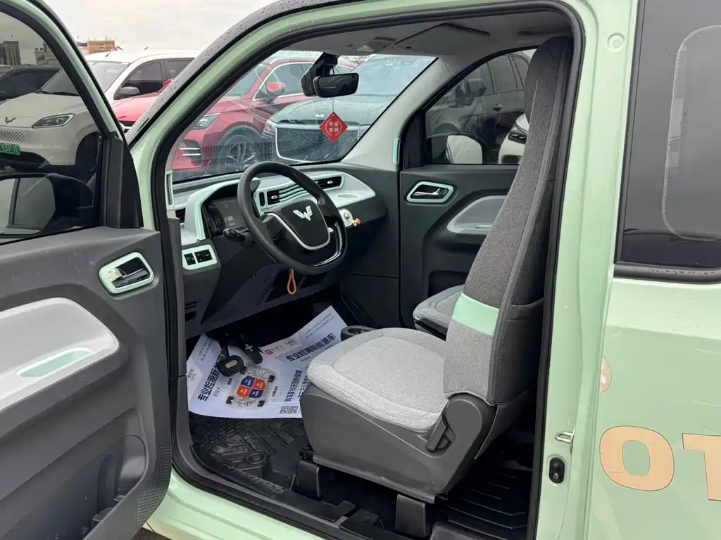 Wuling MINIEV — миниатюра 8