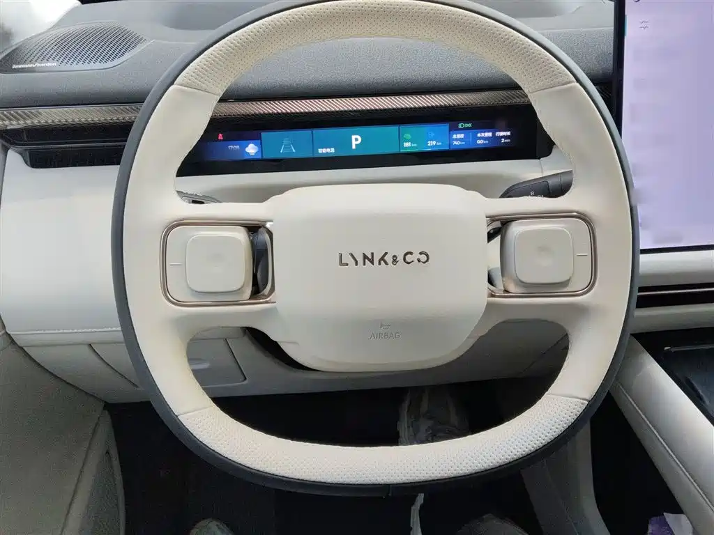 Lynk & Co 900 2025 2.0T 6 мест