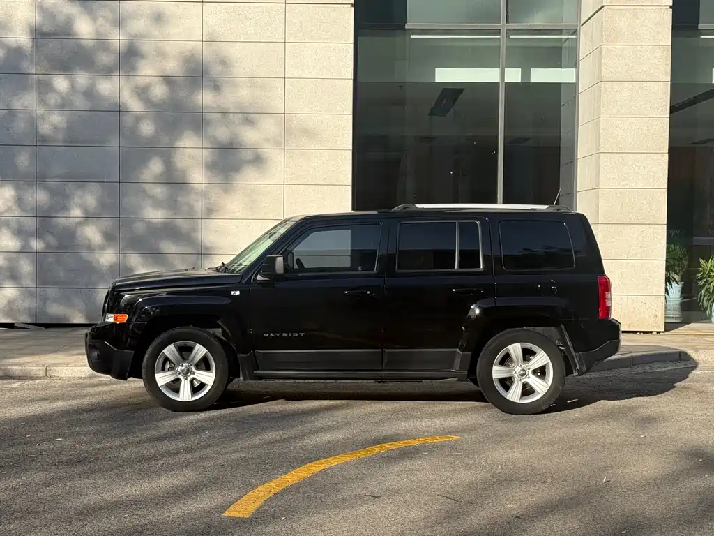 Jeep Patriot — миниатюра 4