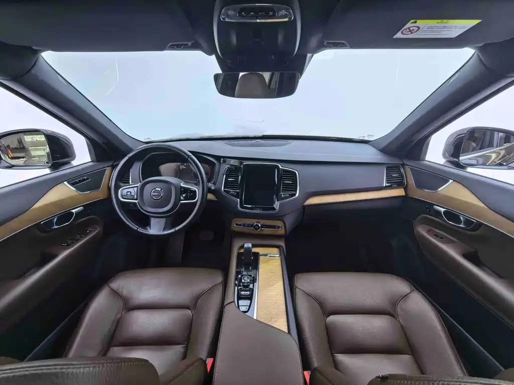 Volvo XC90 — миниатюра 21