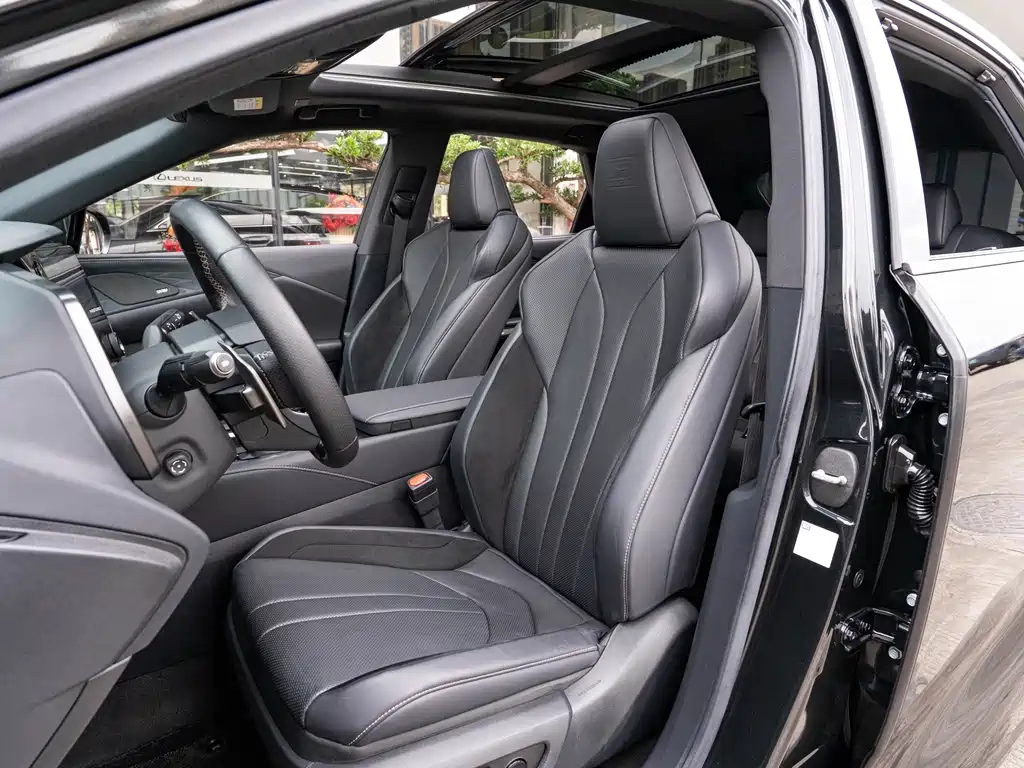 Lexus RX — миниатюра 11
