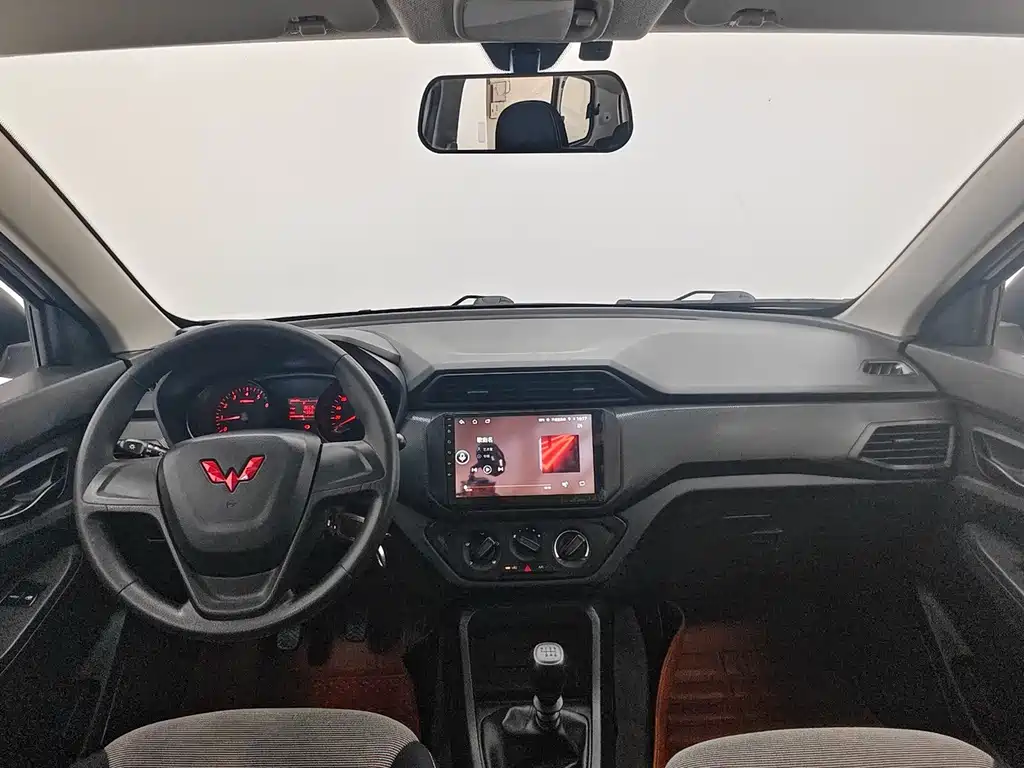 Wuling Hongguang — миниатюра 10
