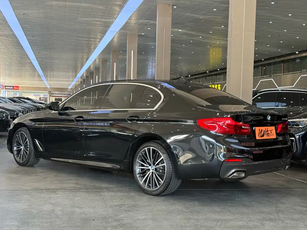 BMW 5 Series — миниатюра 17