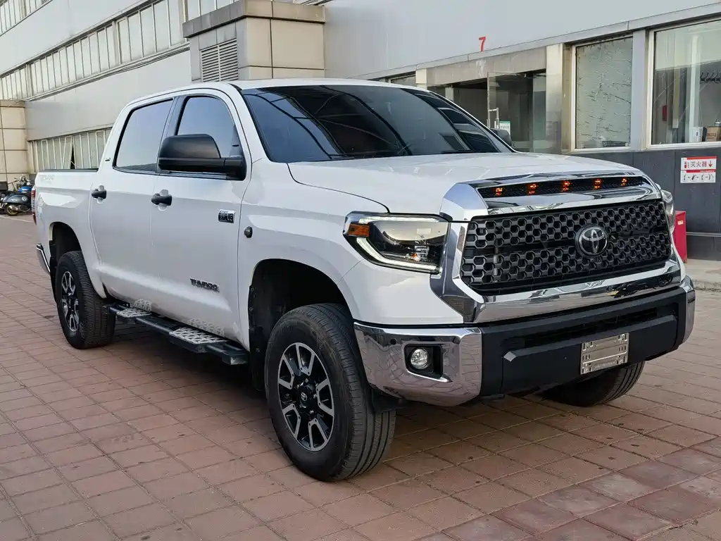 Toyota Tundra 2020 5.7L