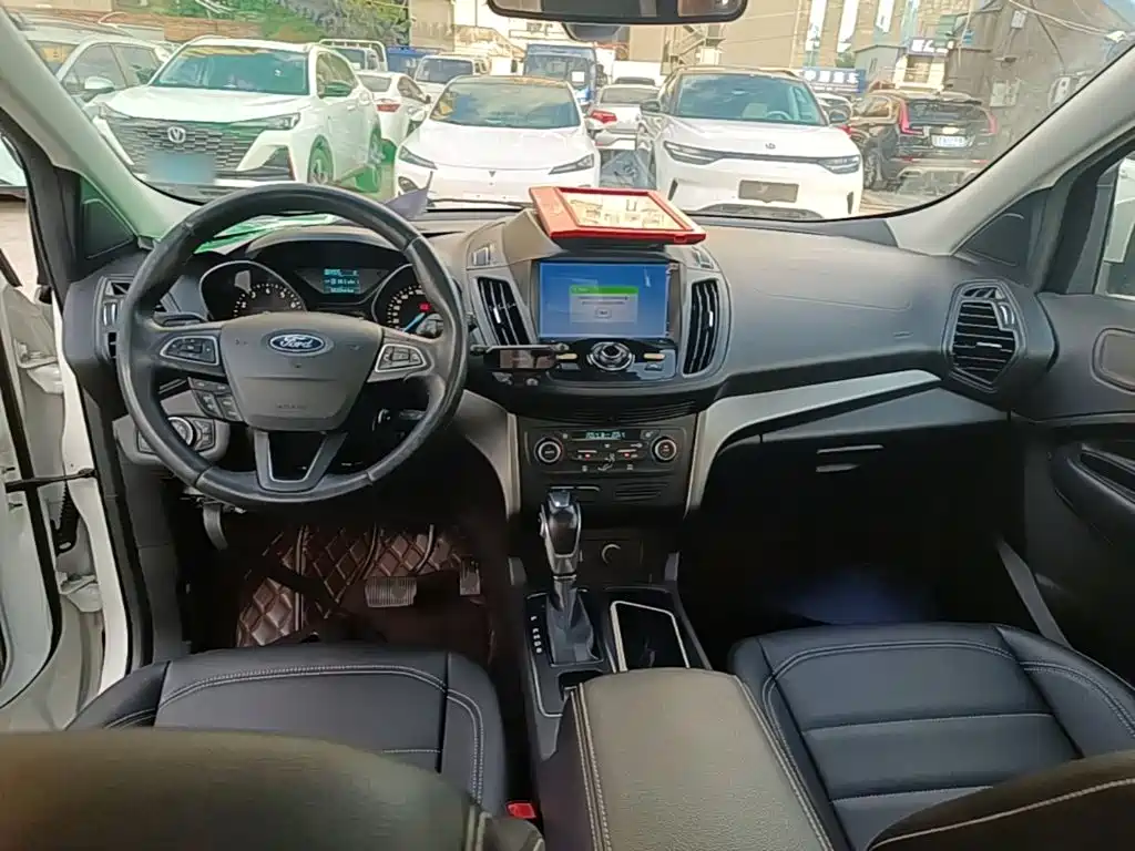 Ford Kuga — миниатюра 10