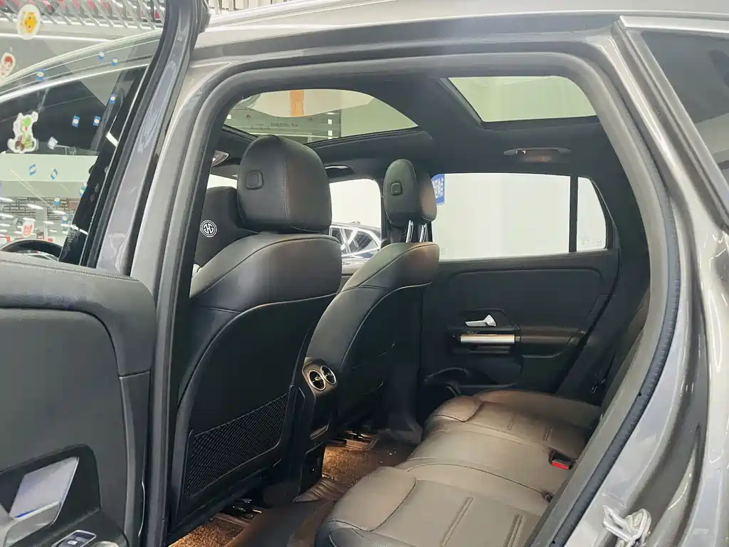 Mercedes-Benz EQA — миниатюра 10
