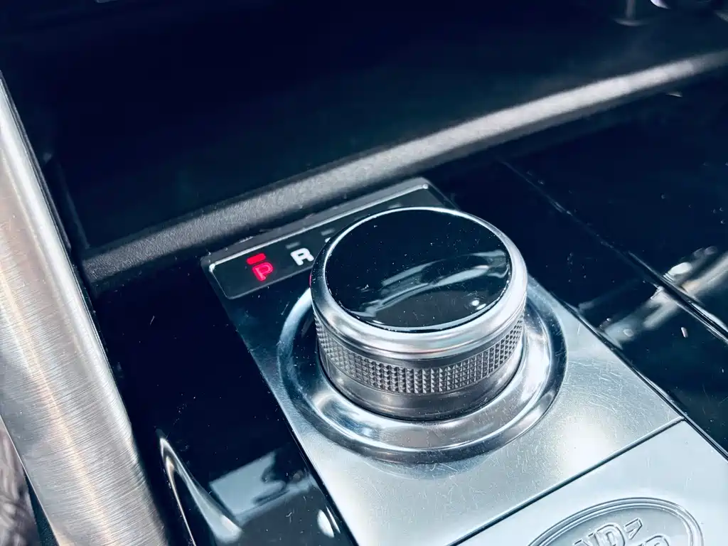 Land Rover Discovery — миниатюра 9