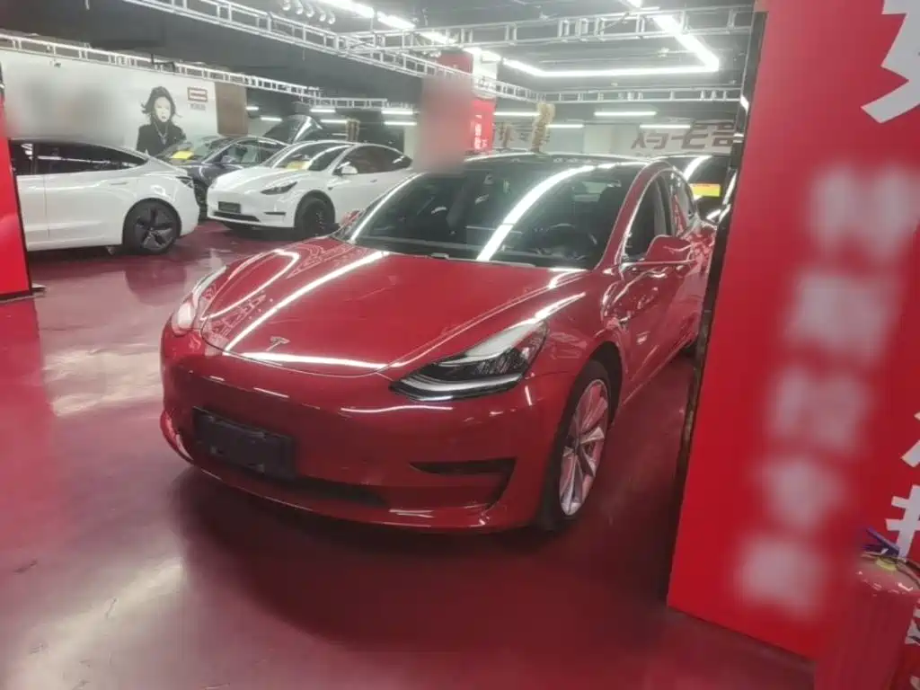 Tesla Model 3 — миниатюра 2