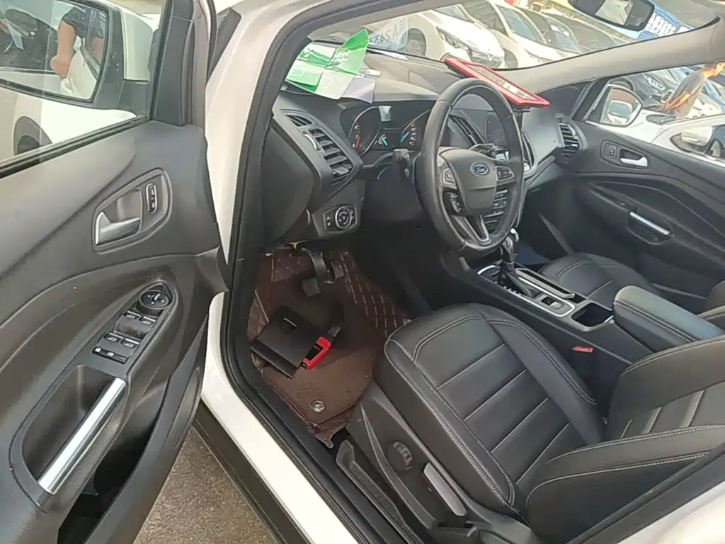 Ford Kuga — миниатюра 16