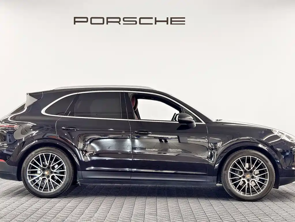 Porsche Cayenne — миниатюра 6