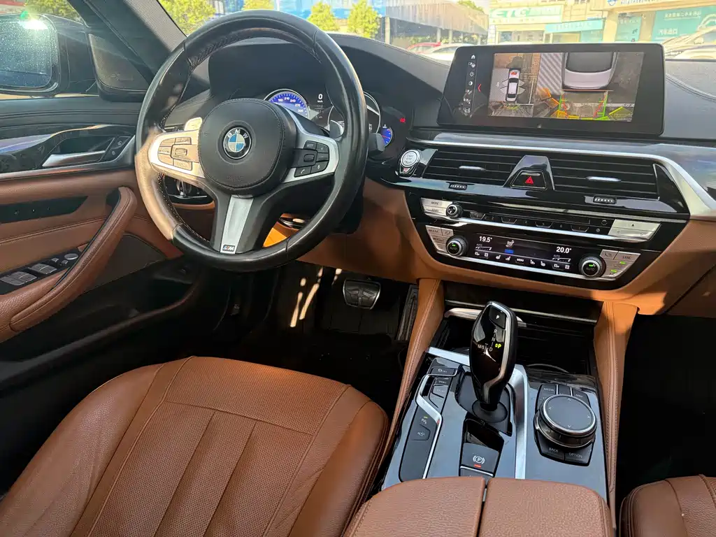BMW 5 Series — миниатюра 8