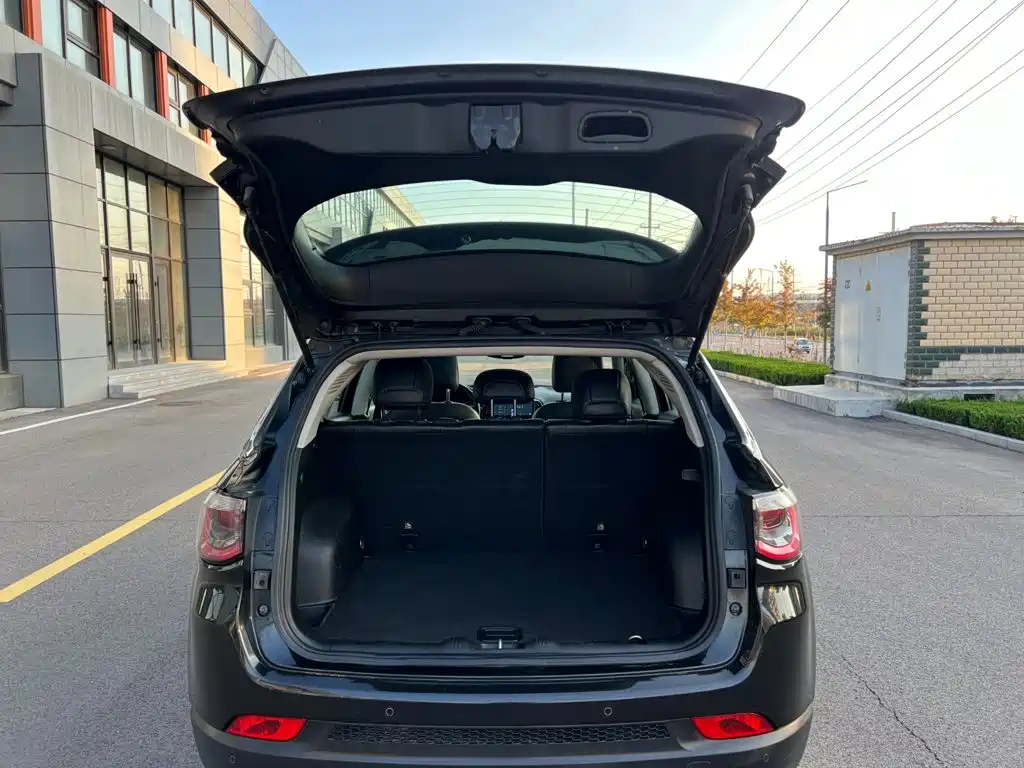 Jeep Compass — миниатюра 16